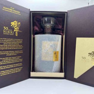Hibiki 30 years old Suntory Whisky Blend Japanese